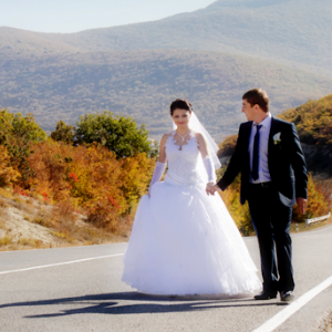 фотограф свадьба невеста жених в горах в Анапе